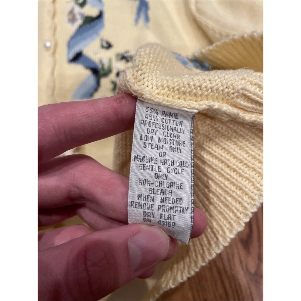 VIntage 90s Susan Brostol Women's Knit Cardigan Yellow Bows Size Large - Picture 5 of 8